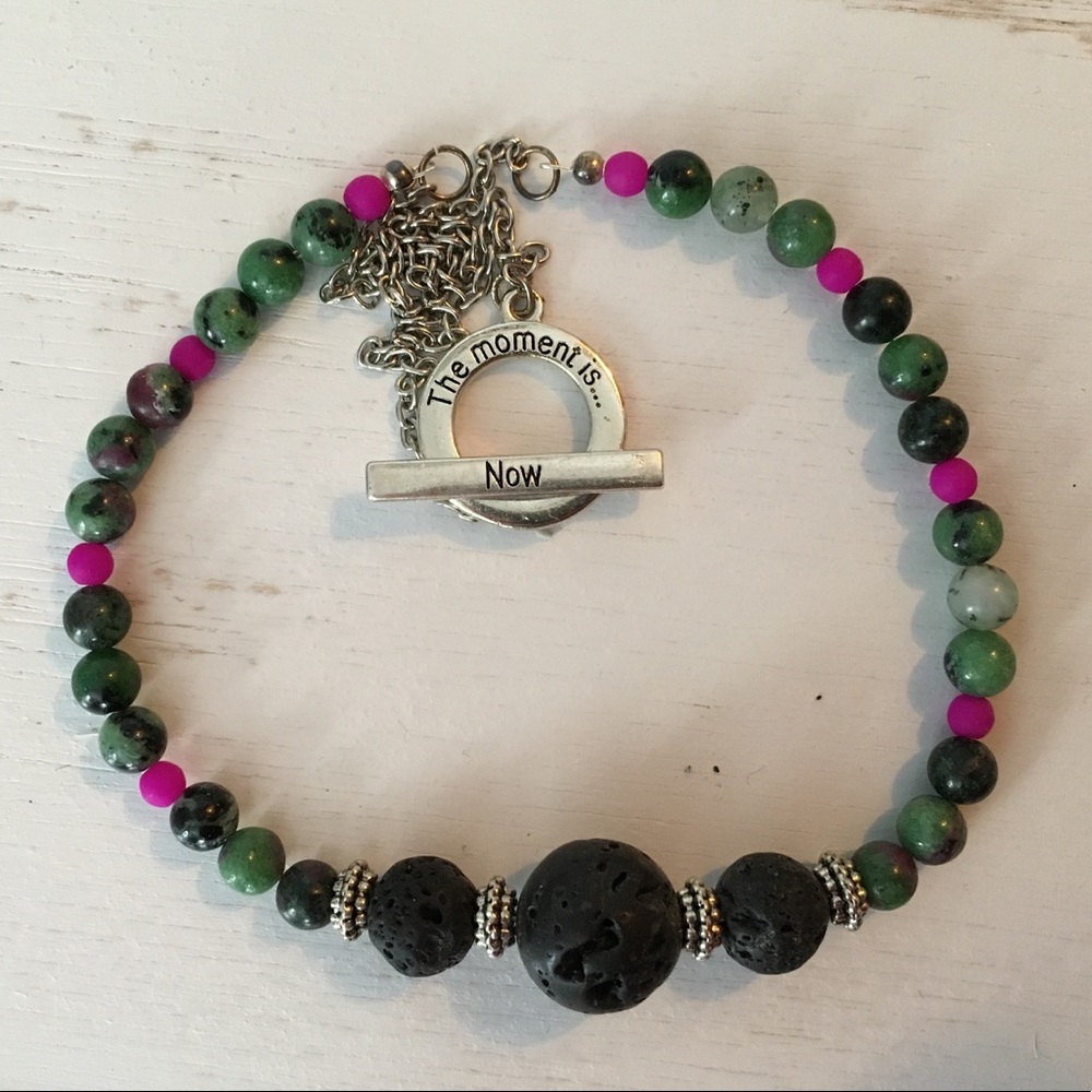 2 for 1 Crystal & Lava Stone Aromatherapy Diffuser Necklace & Bracelet
